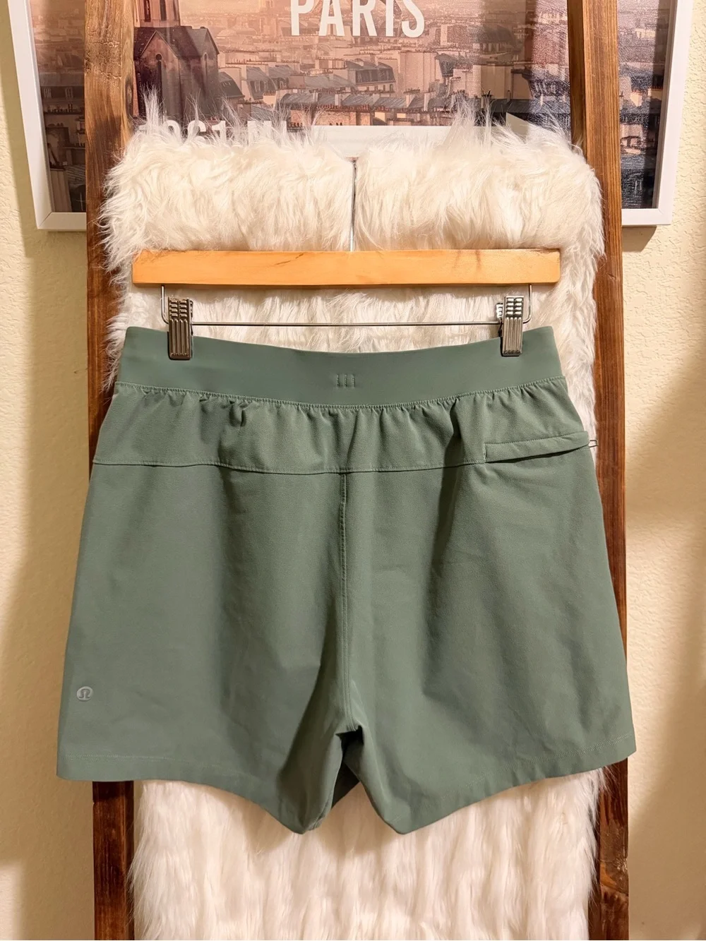 lululemon athletica Men's Sage Green Drawstring Athletic Shorts